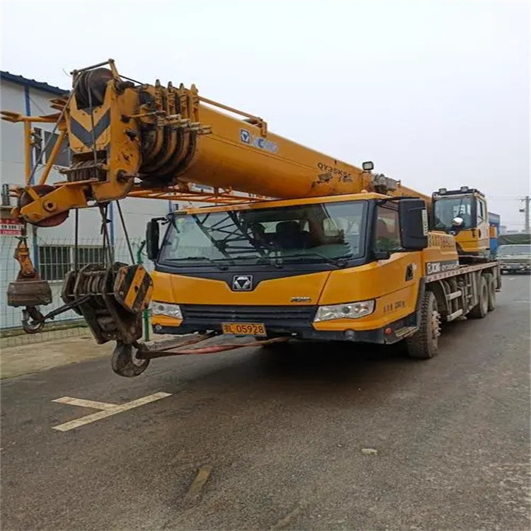 云梦吊车出租保险：全面覆盖，安全无忧