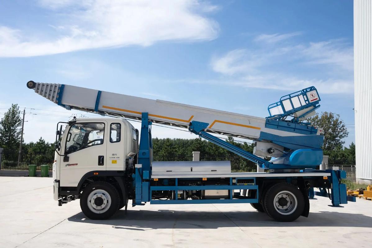 云梦云梯上料车租赁费用