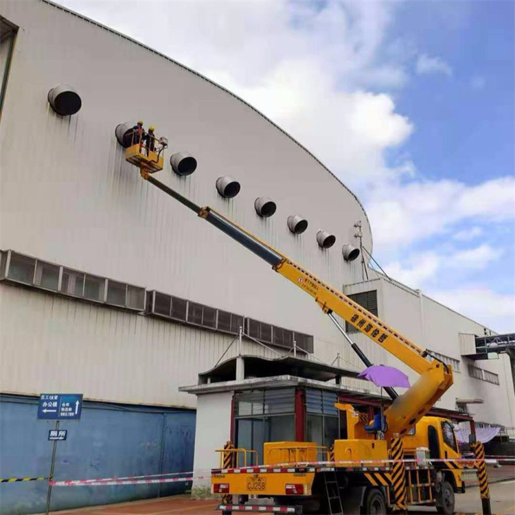 云梦高空作业车出租服务：专业广告牌安装解决方案